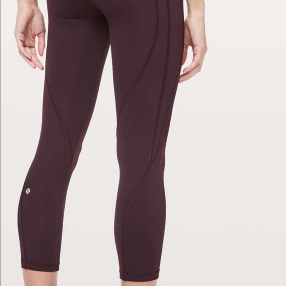 Lululemon Time to Sweat Crop 23” - Picture 2 of 4